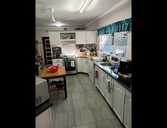 4 BEDROOM HOUSE FOR SALE IN MEER EN SEE